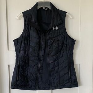 Under Armour Women's Dark Quilted Vest Black and dark gray